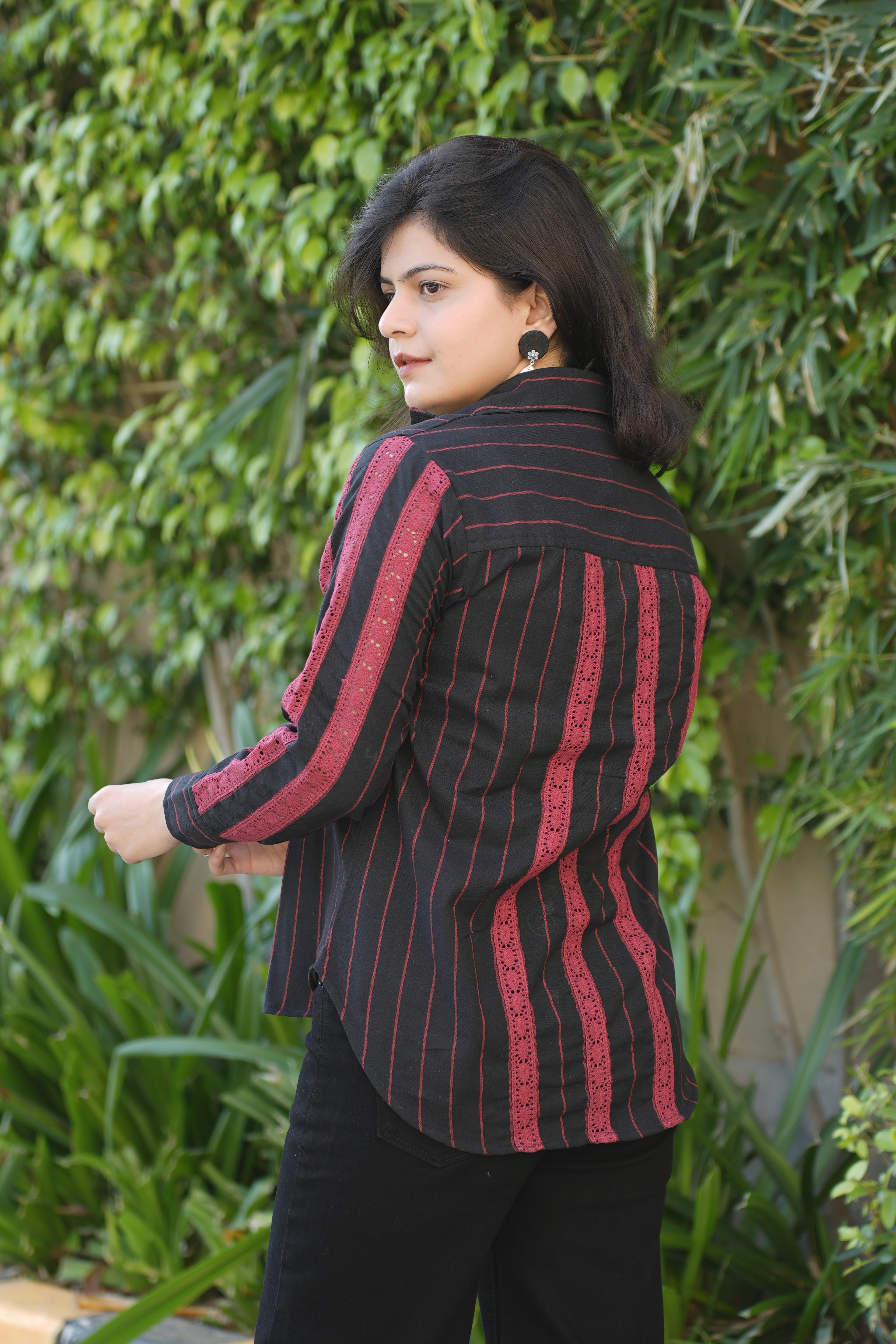 Black red striped with crochet lace sheet