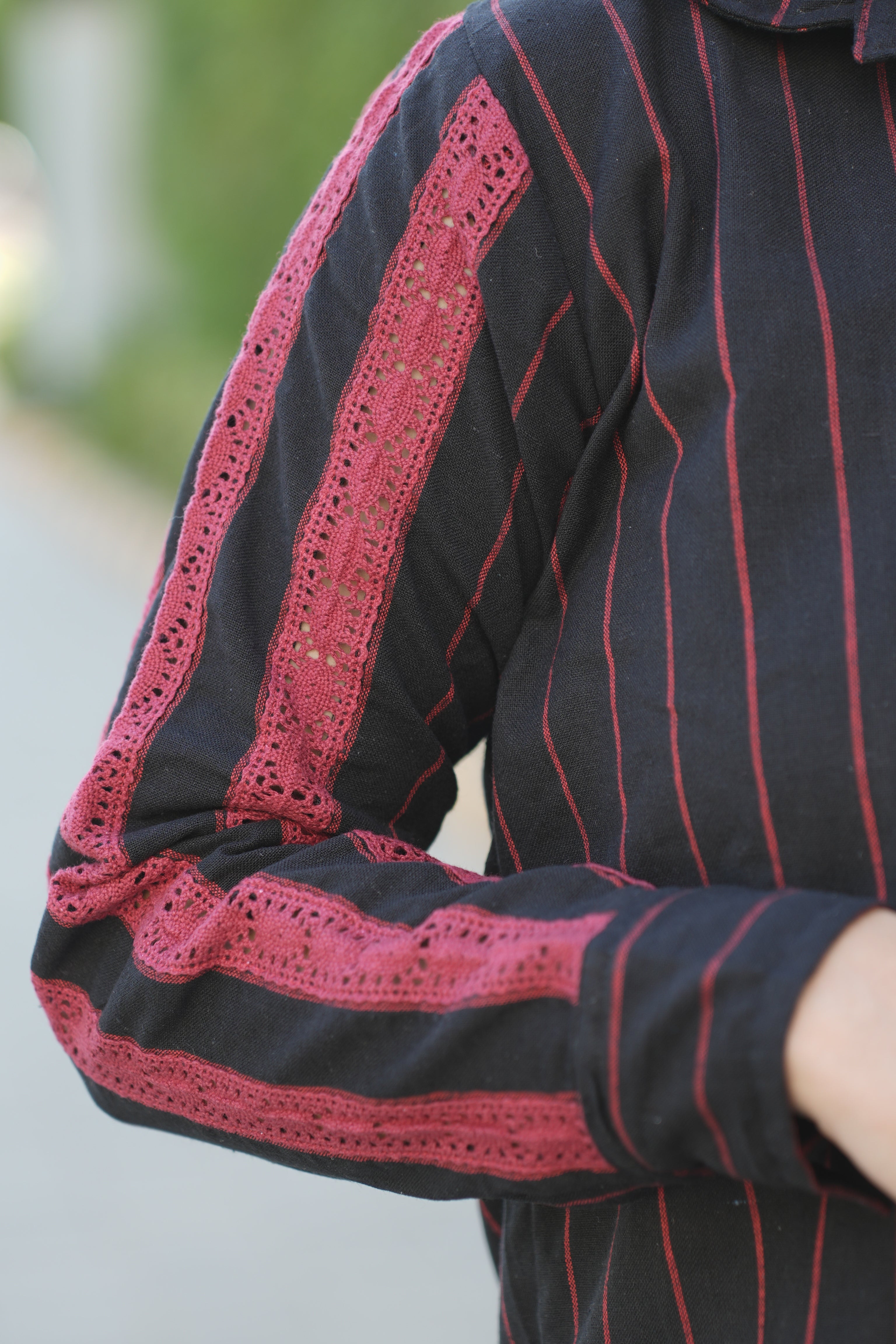 Black red striped with crochet lace sheet